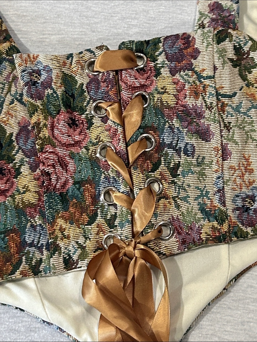 Tic Toc Floral Tapestry Corset Top with gold Ribbon Tie Sz S - Picture 5 of 7